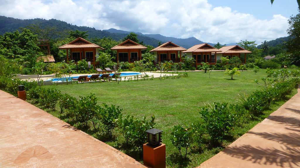 Khao Sok Jasmine Garden Resort - Sha Certified Khao Sok National Park Exterior foto